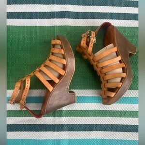 ✨🎉HP🎉✨ Stylish Double Strap Tan Leather Wedge Sandals